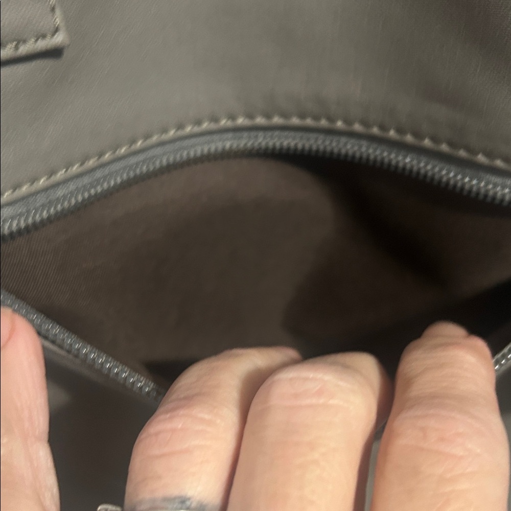 Chic Gray Women's Messenger Bag - Picture 4 of 7